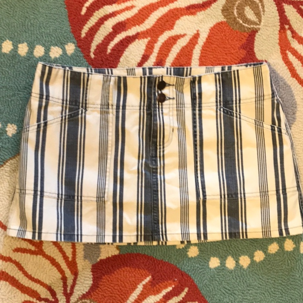 Abercrombie and Fitch Mini Skirt. Size 6.
